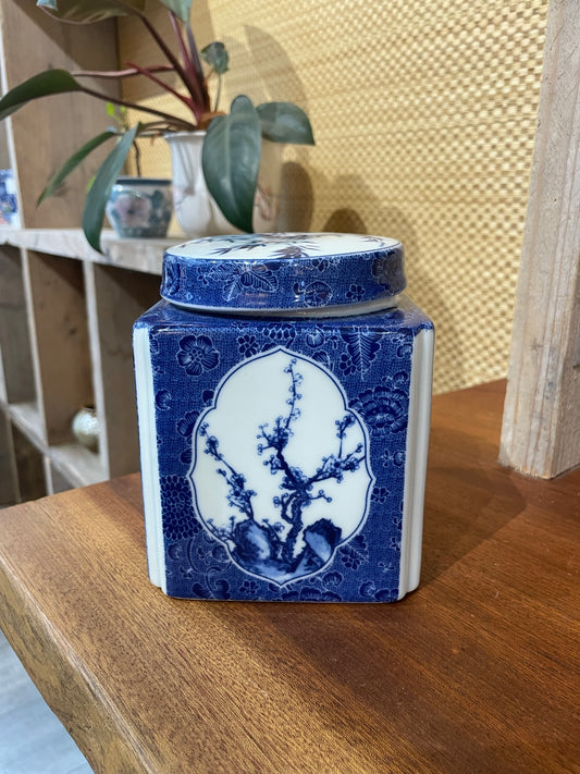 Porcelain Tea Jar