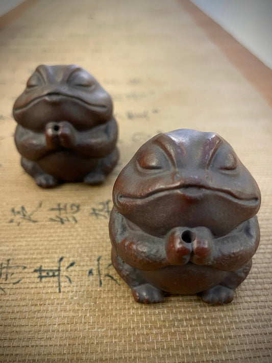 Toad as incense holder & tea pet - Dual purpose
