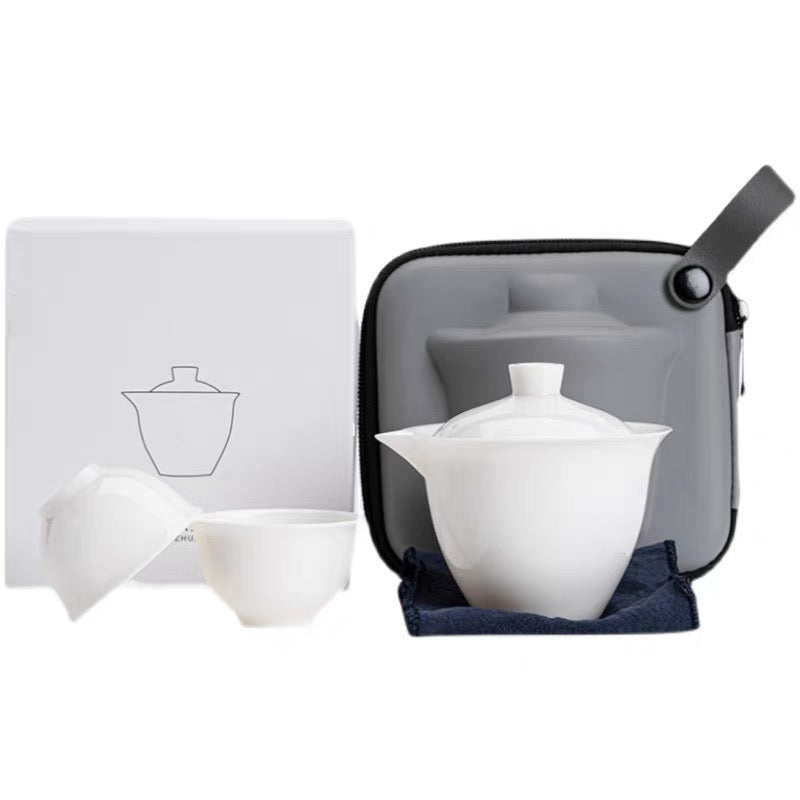 Travel set in porcelain